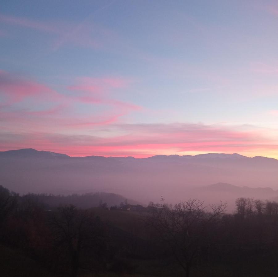 Bed and Breakfast Casale Monte Valestra Bebbio Exterior foto